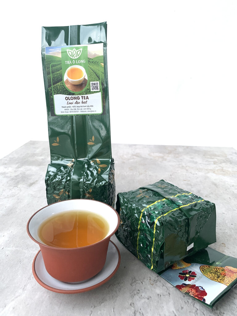 Mua trà ô long tại nhà máy